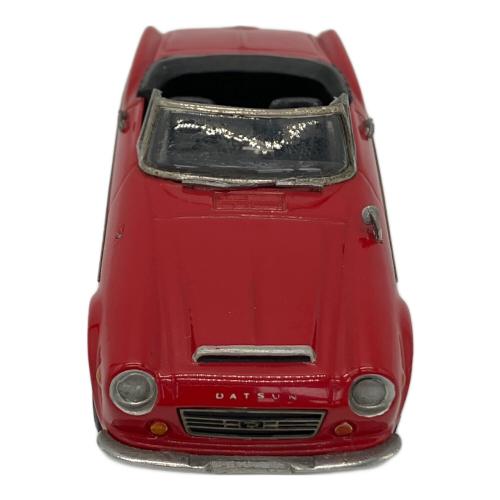 CAM (カム) DATSUN SR311‘67 ミニカー レッド