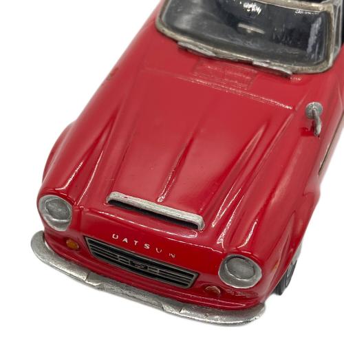 CAM (カム) DATSUN SR311‘67 ミニカー レッド