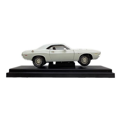 ERTL (アーテル) 1/18 1970 DODGE CHALLENGER R/T モデルカー 映画『バニシング・ポイント』