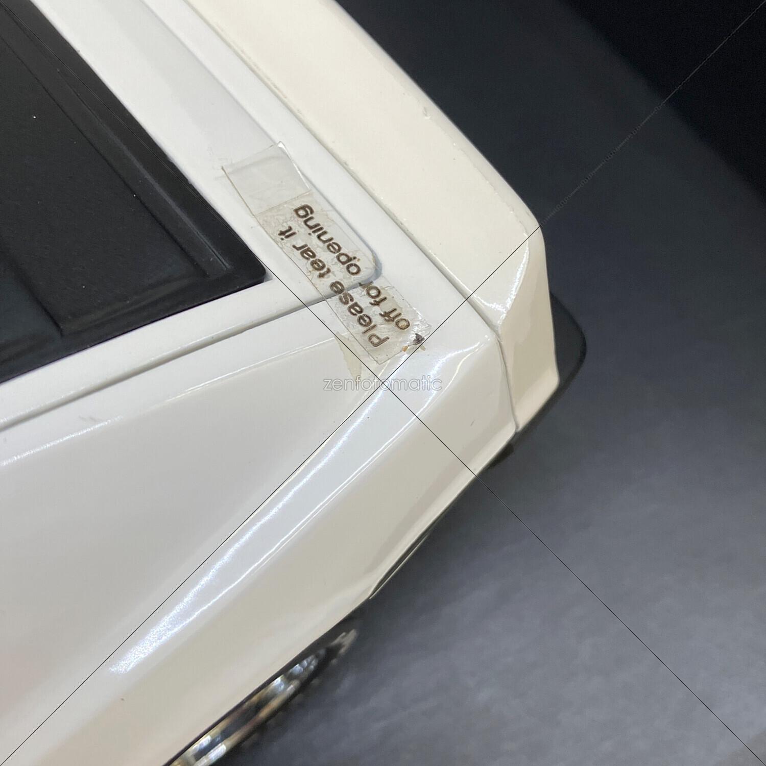 AUTOart (オートアート) ロータスエスプリターボ モデルカー