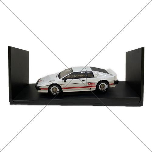 AUTOart (オートアート) ロータスエスプリターボ モデルカー
