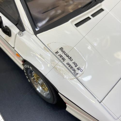 AUTOart (オートアート) ロータスエスプリターボ モデルカー