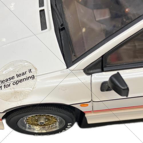 AUTOart (オートアート) ロータスエスプリターボ モデルカー