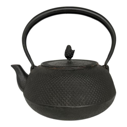 南部鉄器 (ナンブテッキ) 鉄瓶 岩鋳