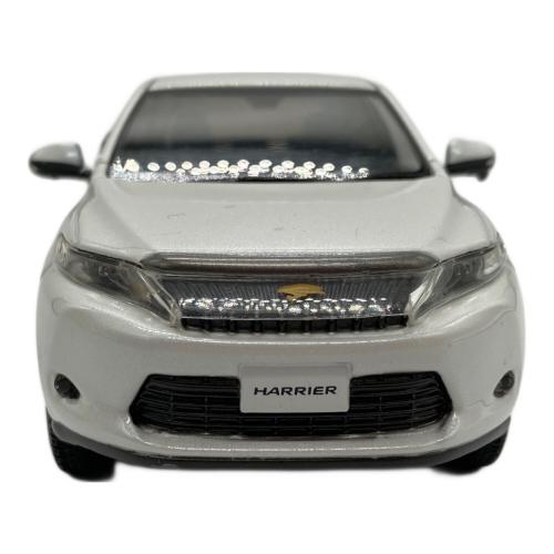 TOYOTA (トヨタ) 1/30 トヨタ カラーサンプル ハリアー 60系前期 ホワイトパールCS モデルカー ハガレ有