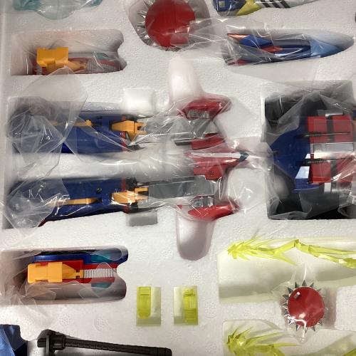 BANDAI (バンダイ) 超合金魂 GX-50SP コン・バトラーV CHOGOKIN 50th ver. ガンプラ FIGURE-169263-R