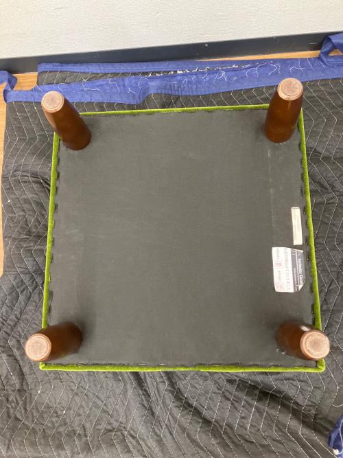 カリモク60 (カリモクロクマル) オットマン