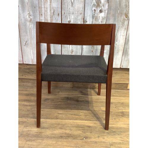 木製アームチェア ブラウンアルフレックス