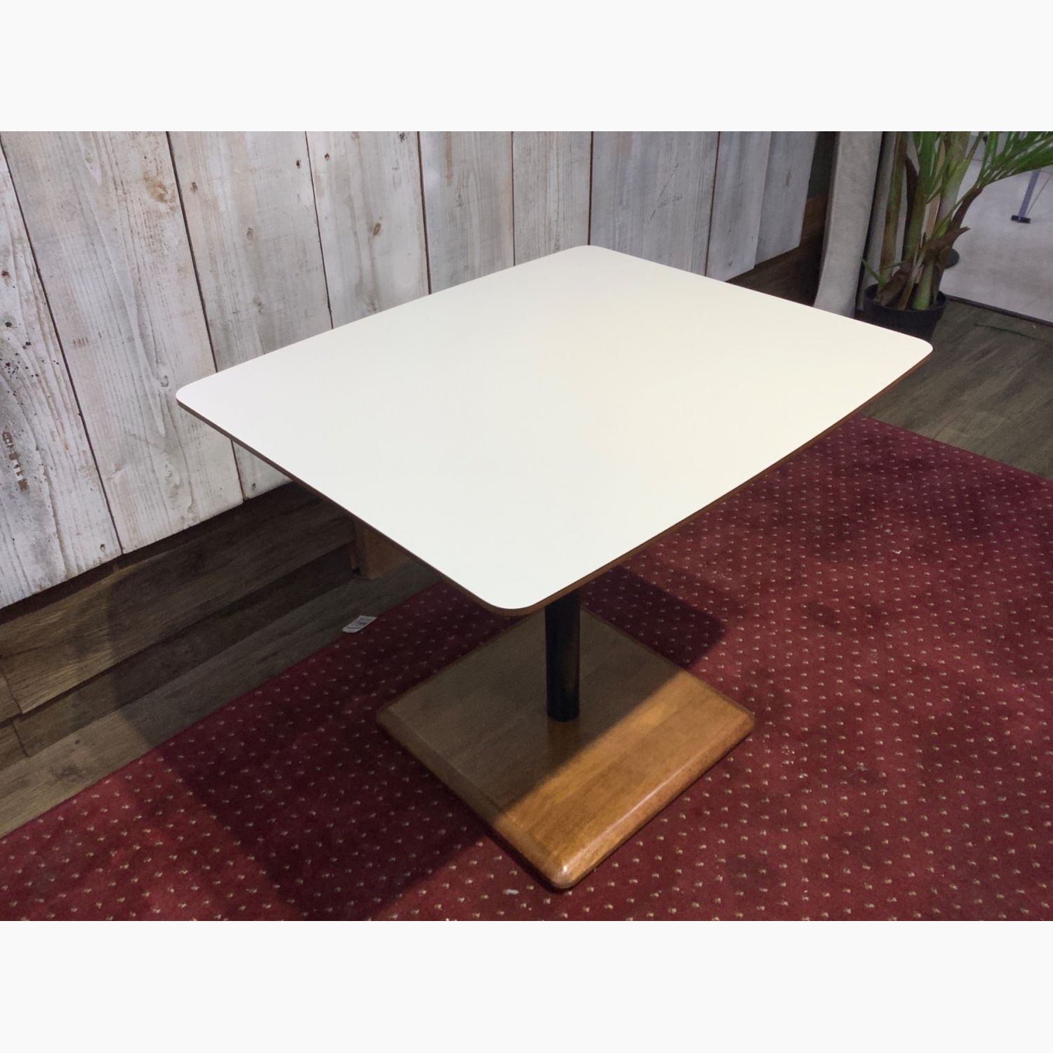 カリモク60+ (カリモクロクマル) カフェテーブル ウォールナットカラー