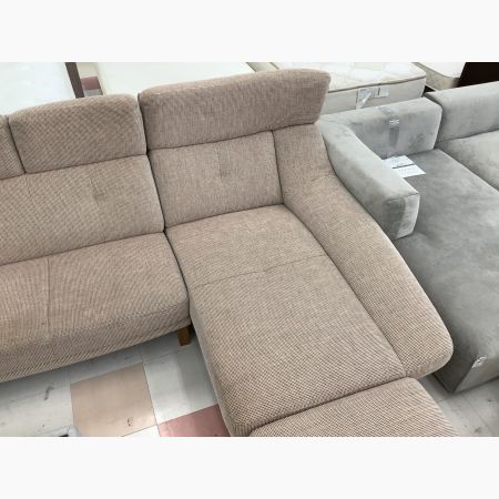 家具ならトレファク吉川店！！ karimoku 3人掛けソファー ピンク×ナチュラル 布 WU4512 ホツレ・肘掛けグラ付き有 家具ならトレファク吉川店！！ karimoku 3人掛けソファー ピンク