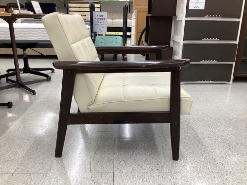 カリモク60 (カリモクロクマル) 1人掛けソファー ブラック×ホワイト W36150HD ラバートリー×合皮 Kチェア1シーター