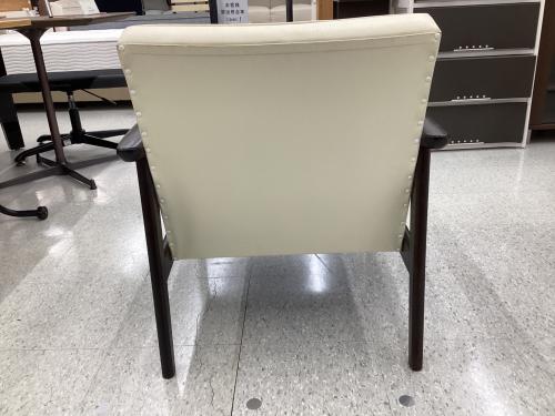 カリモク60 (カリモクロクマル) 1人掛けソファー ブラック×ホワイト W36150HD ラバートリー×合皮 Kチェア1シーター