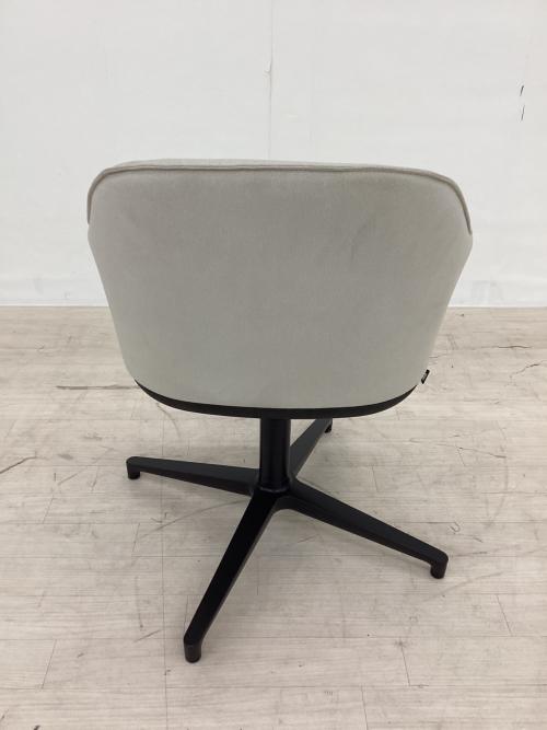 Vitra (ヴィトラ) ソフトシェルチェア ベージュ×ブラック