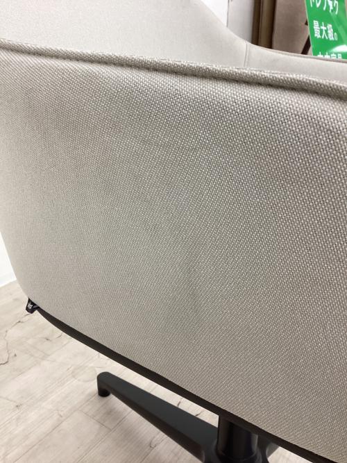 Vitra (ヴィトラ) ソフトシェルチェア ベージュ×ブラック