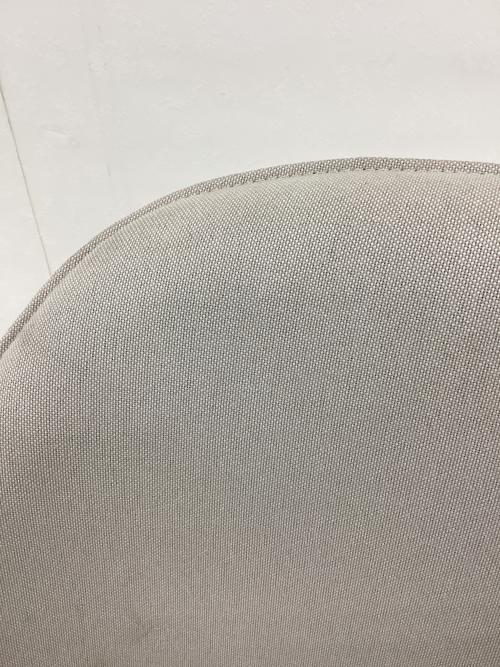 Vitra (ヴィトラ) ソフトシェルチェア ベージュ×ブラック