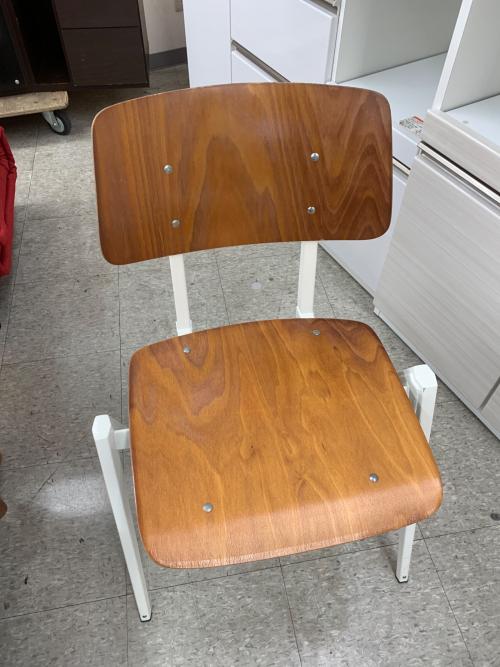 Galvanitas (ガルファニタス) S.21スタッキングチェアー