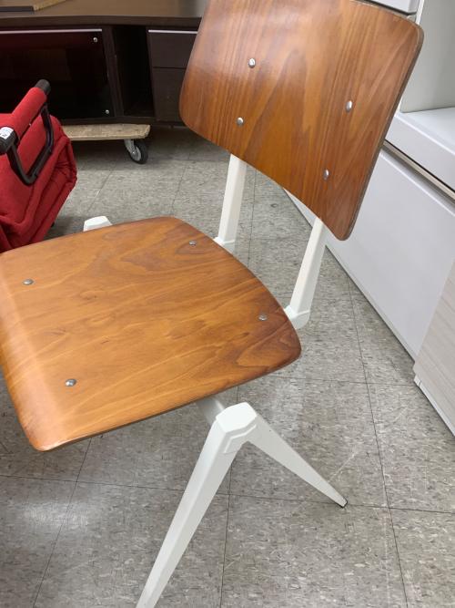 Galvanitas (ガルファニタス) S.21スタッキングチェアー