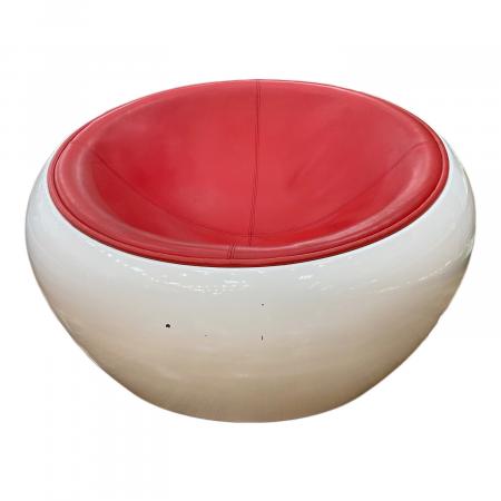 ピーチチェア　白赤　スペースエイジ　最終値下げ　送料込み価格 ピーチチェア ホワイト×レッド｜トレファクONLINE