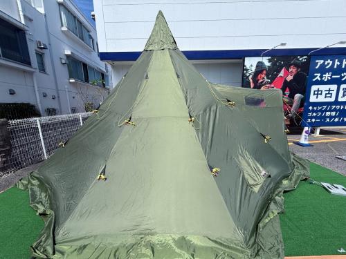 HELSPORT モノポールテント ヨゴレ小・若干のベタツキ・わずかな小穴・TPUくもり有 バランゲルキャンプ8-10 アウターテント&ポール 約550×450×300cm 2～4人用 程度B 程度A スカートあり ハンマーなし/説明書なし