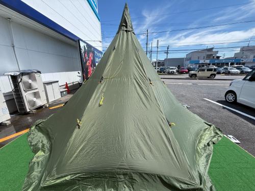 HELSPORT モノポールテント ヨゴレ小・若干のベタツキ・わずかな小穴・TPUくもり有 バランゲルキャンプ8-10 アウターテント&ポール 約550×450×300cm 2～4人用 程度B 程度A スカートあり ハンマーなし/説明書なし