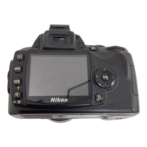 Nikon (ニコン) デジタル一眼レフカメラ D40 624万画素(総画素) APS-C SDHCカード対応 標準：ISO200～1600 2179639