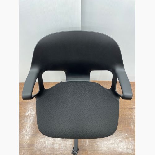 Herman Miller (ハーマンミラー) ゼフチェア ブラック｜トレファクONLINE