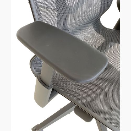 Herman Miller (ハーマンミラー)  コズムチェア　ミドルバック