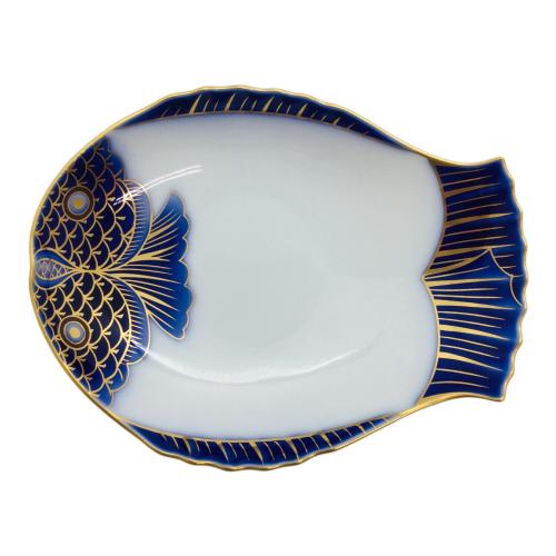 深川製磁　高級ライン　染付魚彫刻取皿揃　吹き墨　共箱　ほぼ未使用品　22.5㎝ 染錦手波鶴紋 魚型皿 小 | 深川製磁/フカガワセイジ | 三越伊勢丹