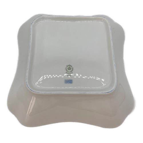 ROYAL COPENHAGEN (ロイヤル・コペンハーゲン) スクエアボウル ホワイトフルーテッド・ハーフレース