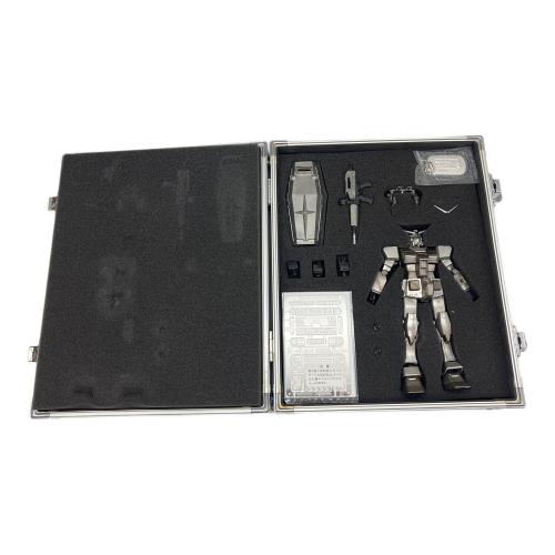 BANDAI (バンダイ) 機動戦士ガンダム 1/100スケール RX-78 ガンダム メタルグレード