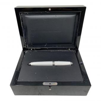 CARAN d'ACHE (カランダッシュ) LARIQUE（ラリック）ボールペン ホワイト リミテッドエディション