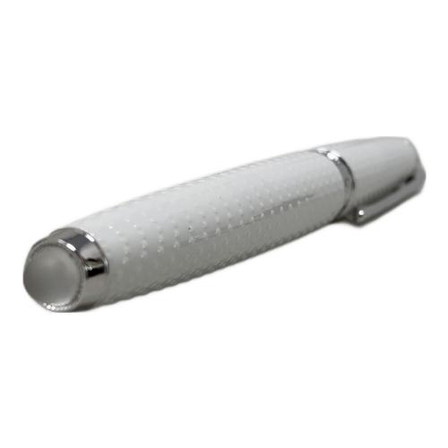 CARAN d'ACHE (カランダッシュ) LARIQUE（ラリック）ボールペン ホワイト リミテッドエディション