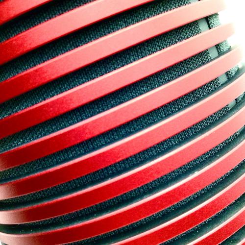 Bang & Olufsen (バング＆オルフセン) Bluetooth対応スピーカー Ferrari BEOSOUND EXPLORE