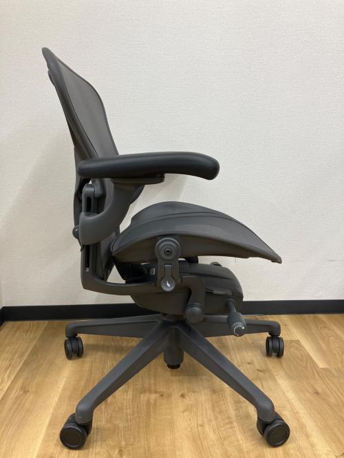 Herman Miller (ハーマンミラー) アーロンチェア リマスタード ミネラルベース