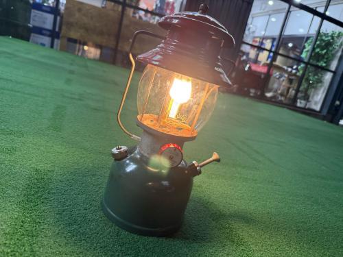 Coleman (コールマン) クリスマス ガソリンランタン 200A サンシャイングローブ ヴィンテージ