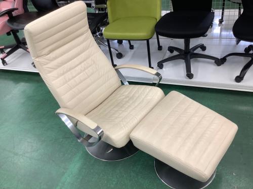 BoConcept (ボーコンセプト) リクライニングチェアー アイボリー オットマン付き Wing