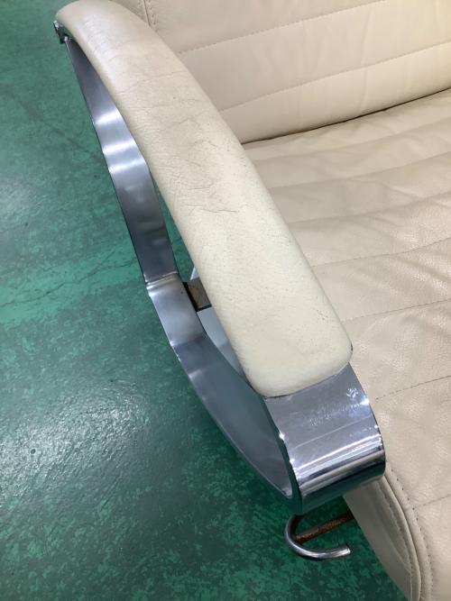 BoConcept (ボーコンセプト) リクライニングチェアー アイボリー オットマン付き Wing