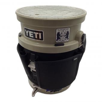 Yeti (イエティ) ロードアウトバケツ タン ステッカー付 5ガロン ジャグ化カスタム品