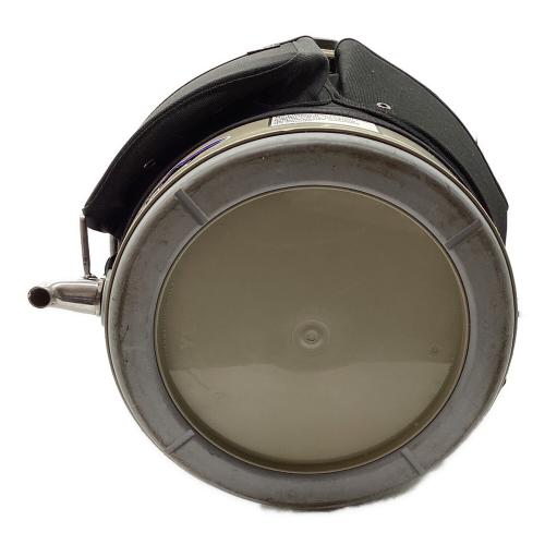 Yeti (イエティ) ロードアウトバケツ タン ステッカー付 5ガロン ジャグ化カスタム品