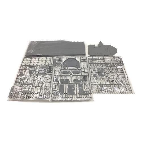 プラモデル 日本海軍 空母 赤城 艦橋 w/飛行甲板 + 九七式艦上攻撃機 1/35スケール 未塗装組立キット