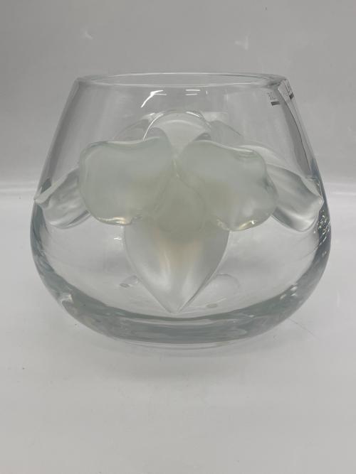 LALIQUE (ラリック) フラワーベース 蘭モチーフ オパールセント
