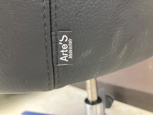 Arte's オフィスチェア ブラック