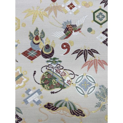 山下織物　六通柄袋帯　招福宝尽くし　金銀糸　アイボリー　和装　仕立て上がり