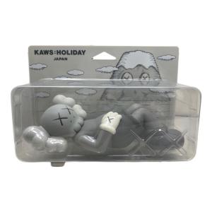 Kaws Holiday Japan 9.5インチ フィギュア グレー