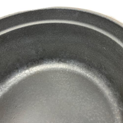 Staub (ストウブ) 両手鍋 22cm LA COCOTTE