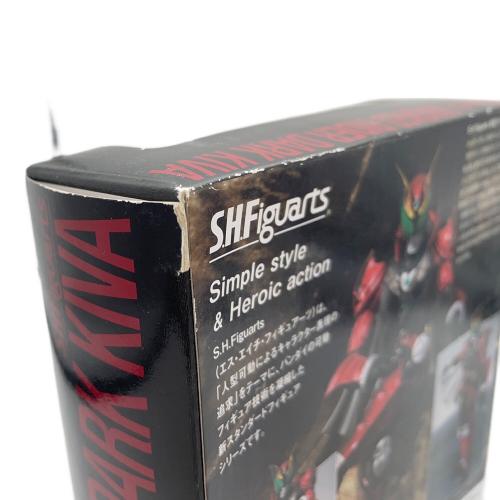 BANDAI（バンダイ）S.H.Figuarts (エス・エイチ・フィギュアーツ) 仮面ライダーダークキバ フィギュア