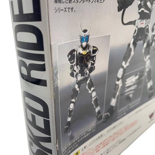 BANDAI（バンダイ）S.H.Figuarts (エス・エイチ・フィギュアーツ) 仮面ライダーG4 フィギュア