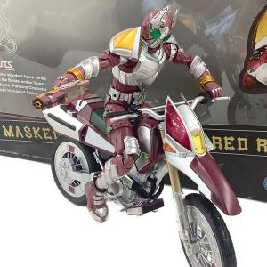 S.H.Figuarts (エス・エイチ・フィギュアーツ) 仮面ライダーギャレン レッドランバス フィギュア