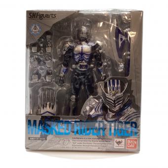 BANDAI (バンダイ) S.H.Figuarts 仮面ライダータイガ アクションフィギュア 2176972 箱ダメージあり 4543112762320 S.H.Figuarts