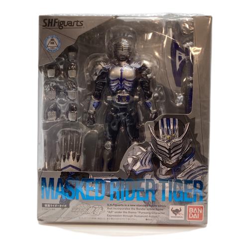BANDAI (バンダイ) S.H.Figuarts 仮面ライダータイガ アクションフィギュア 2176972 箱ダメージあり 4543112762320 S.H.Figuarts